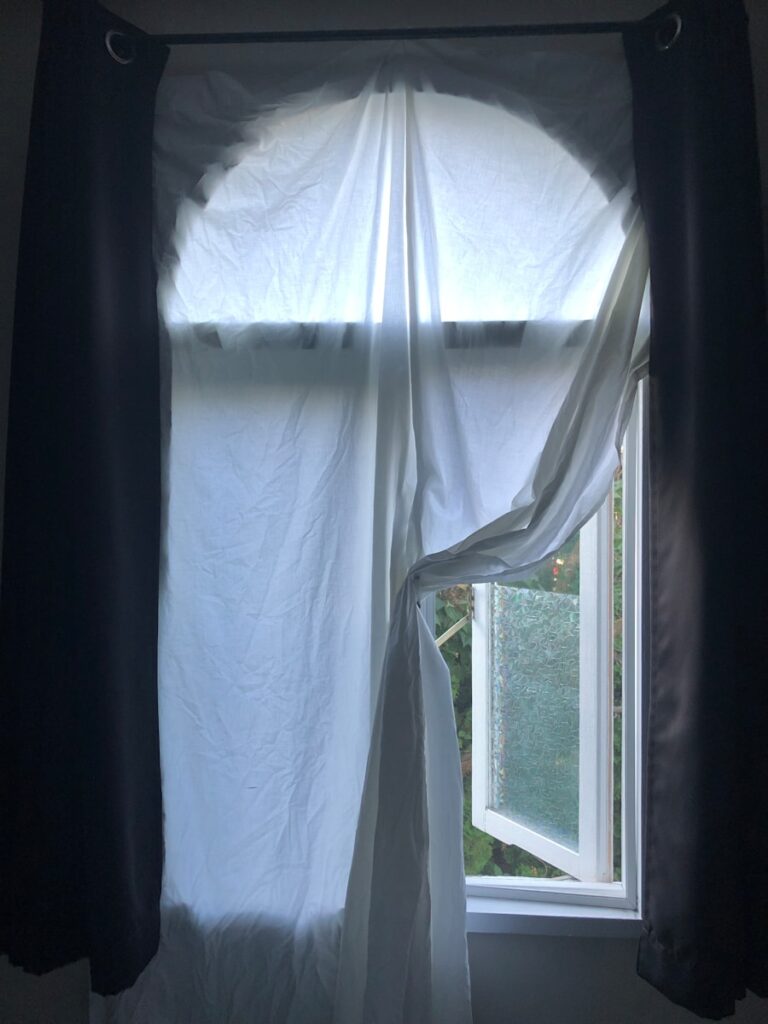 moskitiera na okno balkonowe