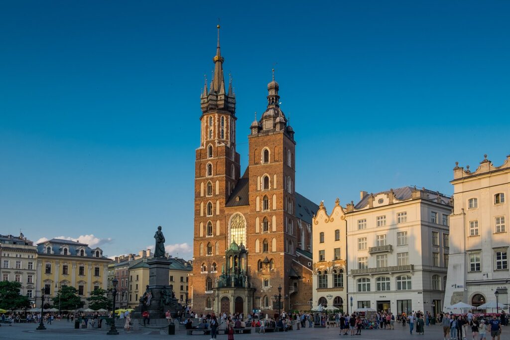 Powrót po emigracji do Polski church, basilica, architecture, gothic architecture, gothic church, cathedral, old, ancient, historic, historical, main square, saint mary, kraków, poland, kraków, poland, poland, poland, poland, poland